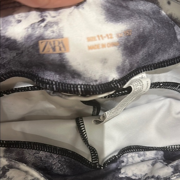 Zara Kids Black and White Patterned Leggings - Picture 7 of 7